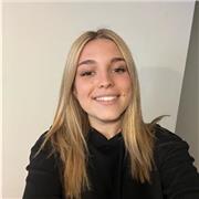 Sono una studentessa di giurisprudenza al secondo anno, mi sono diplomata con 100/100 presso il liceo classico internazionale, e svolto esercitazioni dell’ONU a New York e frequentato molti corsi presso scuole sia inglesi che tedesche. Ho la certificazion